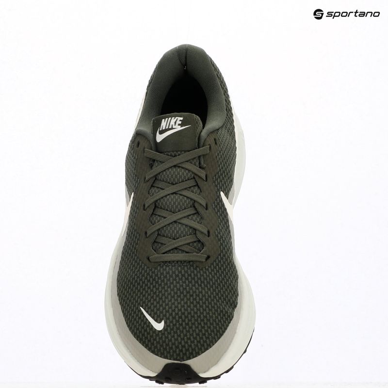 Scarpe da running uomo Nike Revolution 8 cargo khaki/spruce aura/spruce fog/sail 11