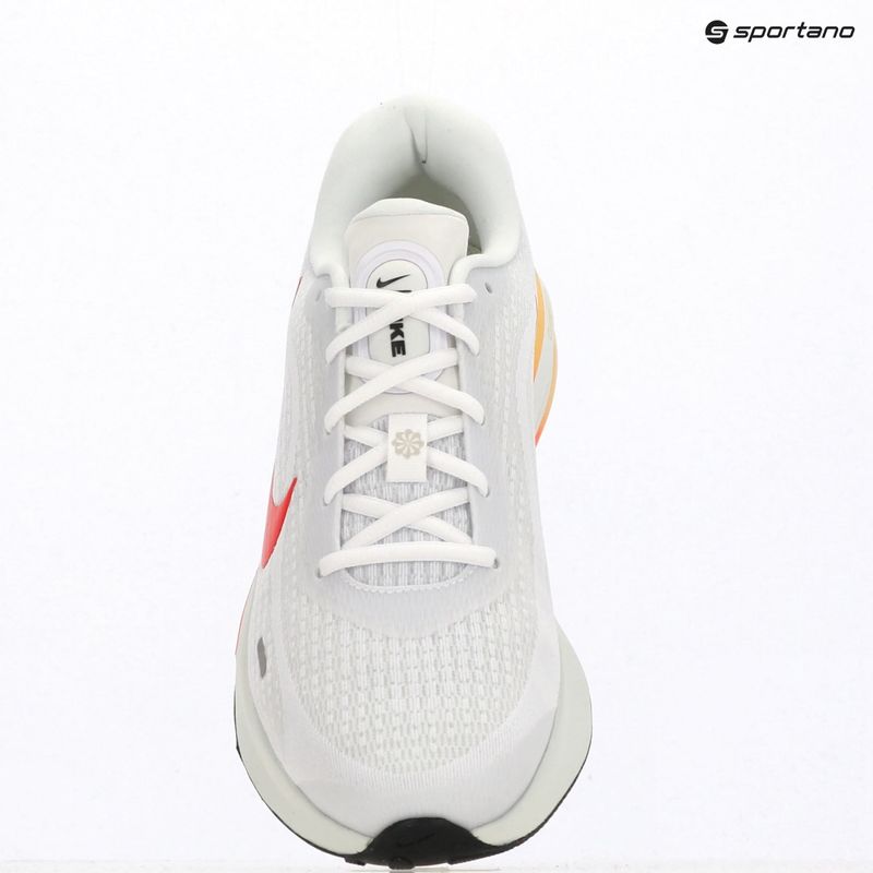 Scarpe da running uomo NikeJourney Run white/spruce aura/bright crimson 9