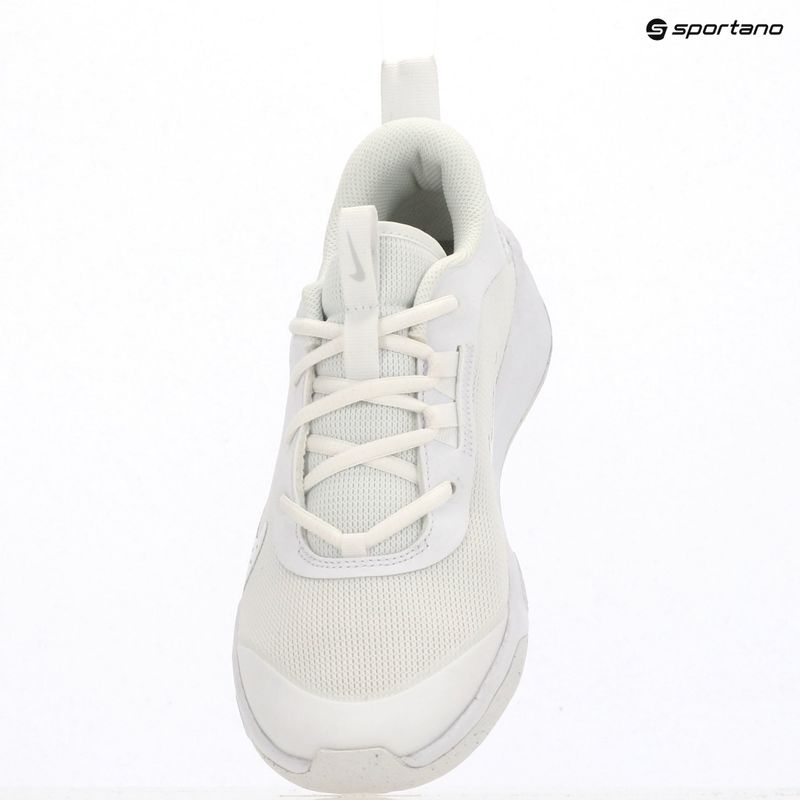 Scarpe da bambino Nike Omni Multi-Court white/pure platinum/white 11