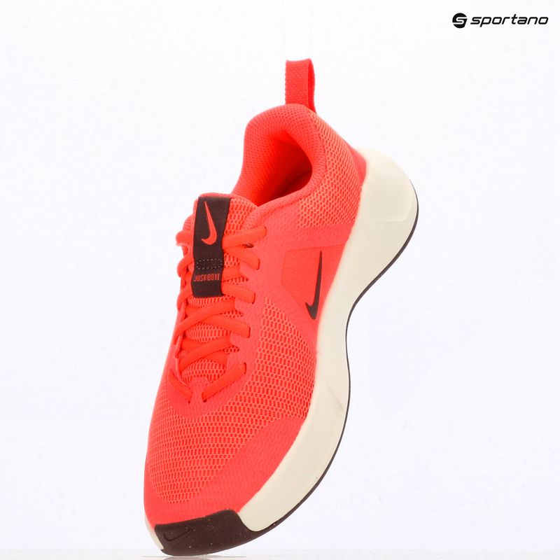 Scarpe da allenamento donna Nike MC Trainer 3 hot lava/soft pearl/tattoo 11