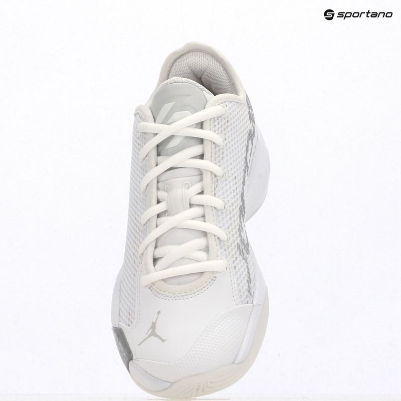 Scarpe da basket uomo Jordan Luka 77 white/metallic silver/photon dust 9