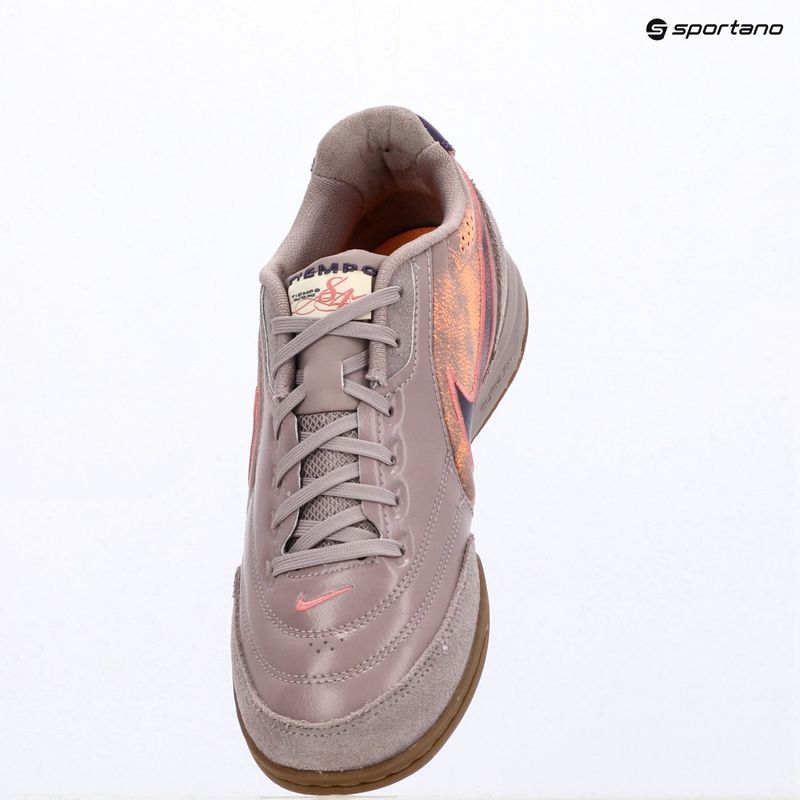 Scarpe da calcio da uomo Nike Tiempo Streetgato PRM IC light violet ore/gum dark brown/peony 10