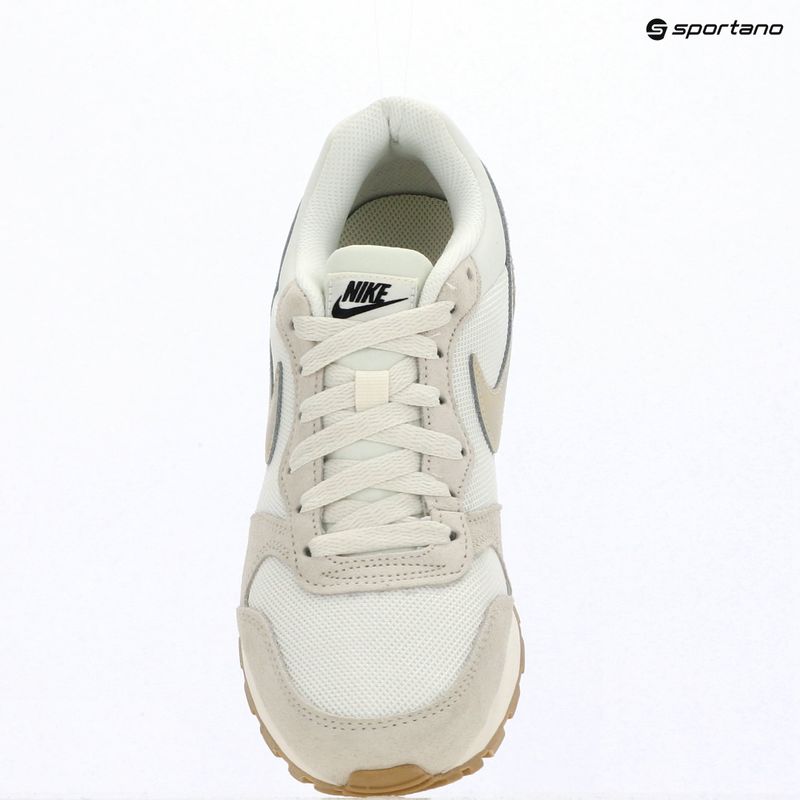 Scarpe da donna Nike MD Runner 2 SE coconut milk/black/linen/sail 14