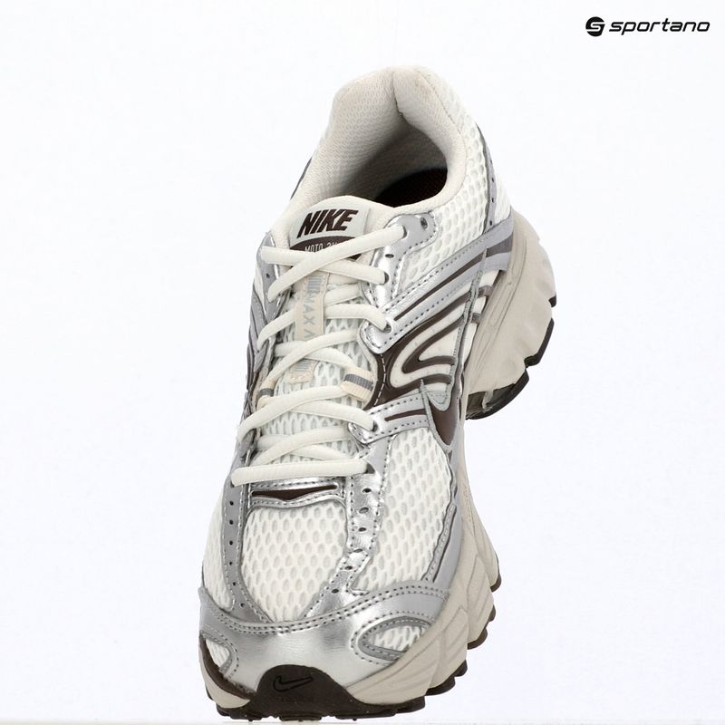 Scarpe da donna Nike Air Max Moto 2K phantom/metallic silver/baroque brown 10