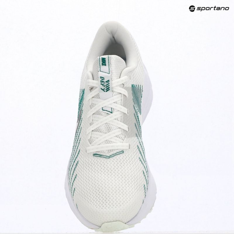 Scarpe da running da donna Nike Run Defy summit white/white/metallic silver 14
