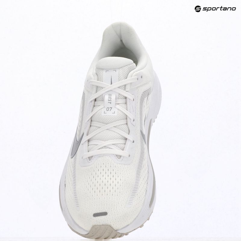 Scarpe da corsa uomo Nike Quest 7 white/vast grey/vast grey/wolf grey 10