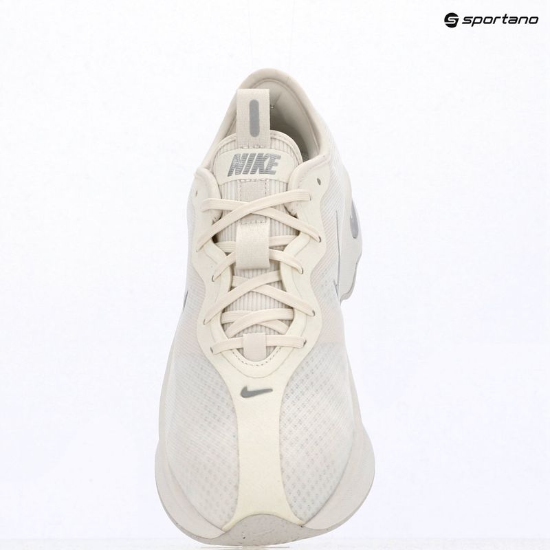 Scarpe da donna Nike Motiva 2 summit white/phantom/metallic silver 19