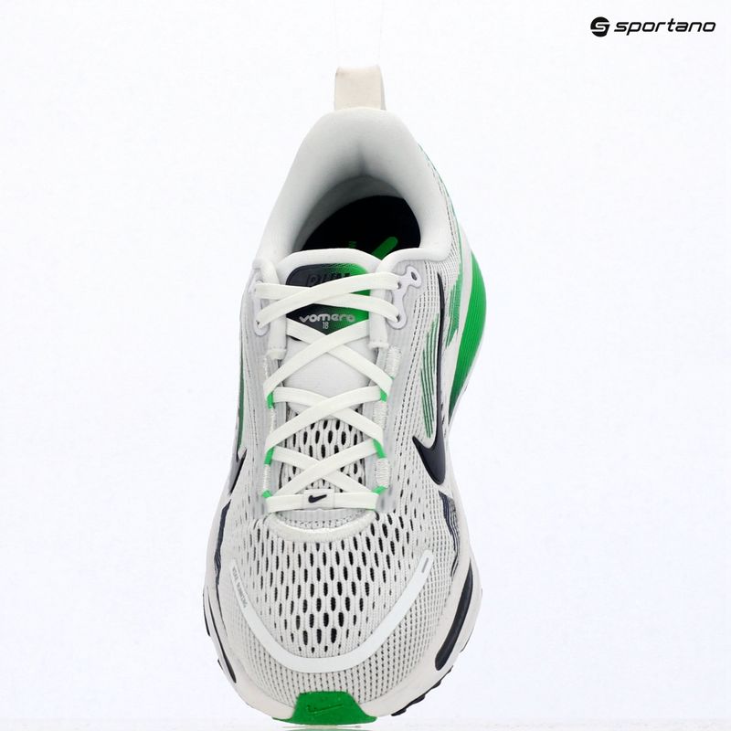 Scarpe da corsa Nike Vomero 18 bianco/verde brillante/blu notte 16