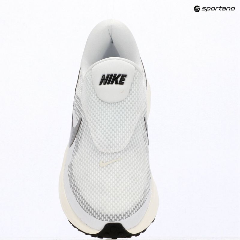Scarpe da corsa donna Nike Revolution 8 EasyOn white/sail/black/metallic silver 14