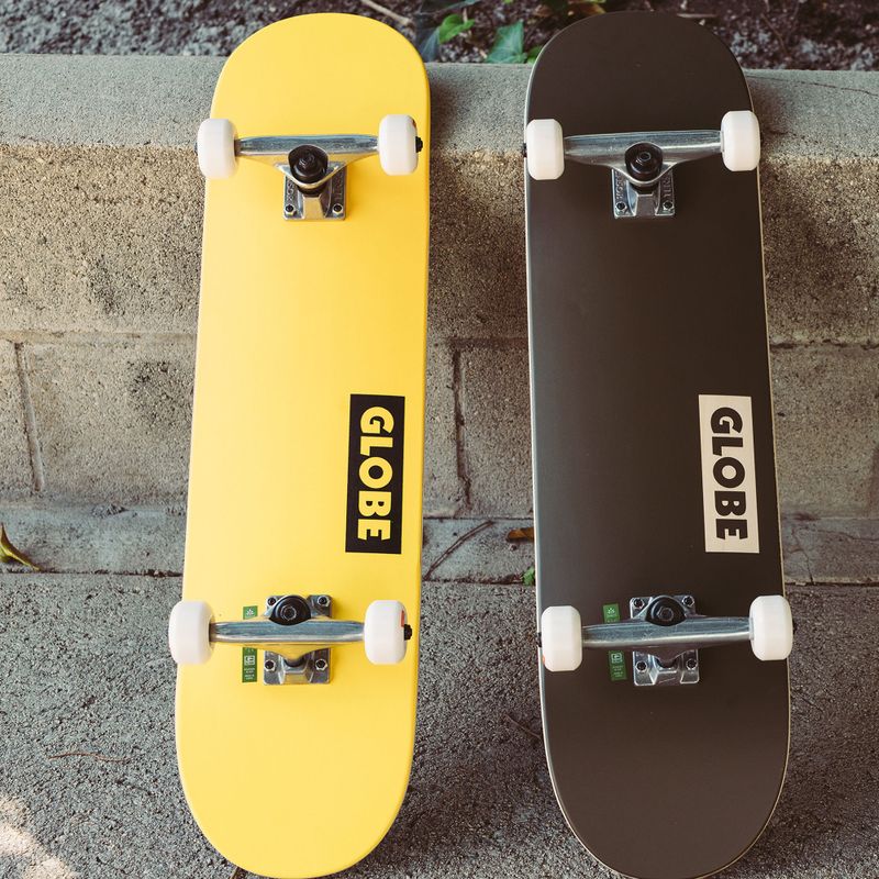 Globe Goodstock skateboard classico giallo neon 8