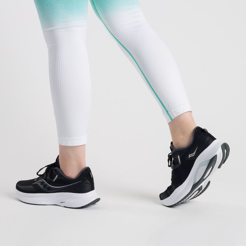 Scarpe da corsa da donna Saucony Guide 15 nero/bianco 3