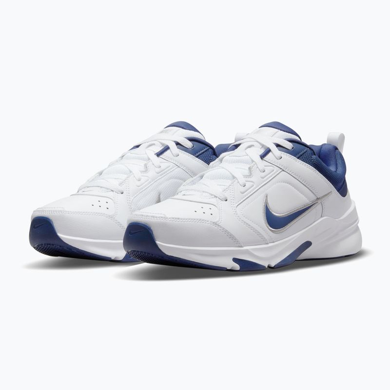Scarpe da allenamento da uomo Nike Defy All Day white/metallic silver/midnight navy 3