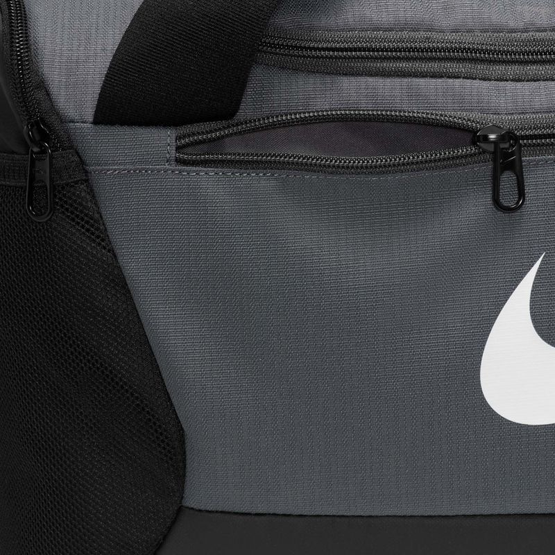 Borsa da allenamento Nike Brasilia 9.5 41 l grigio/bianco 6