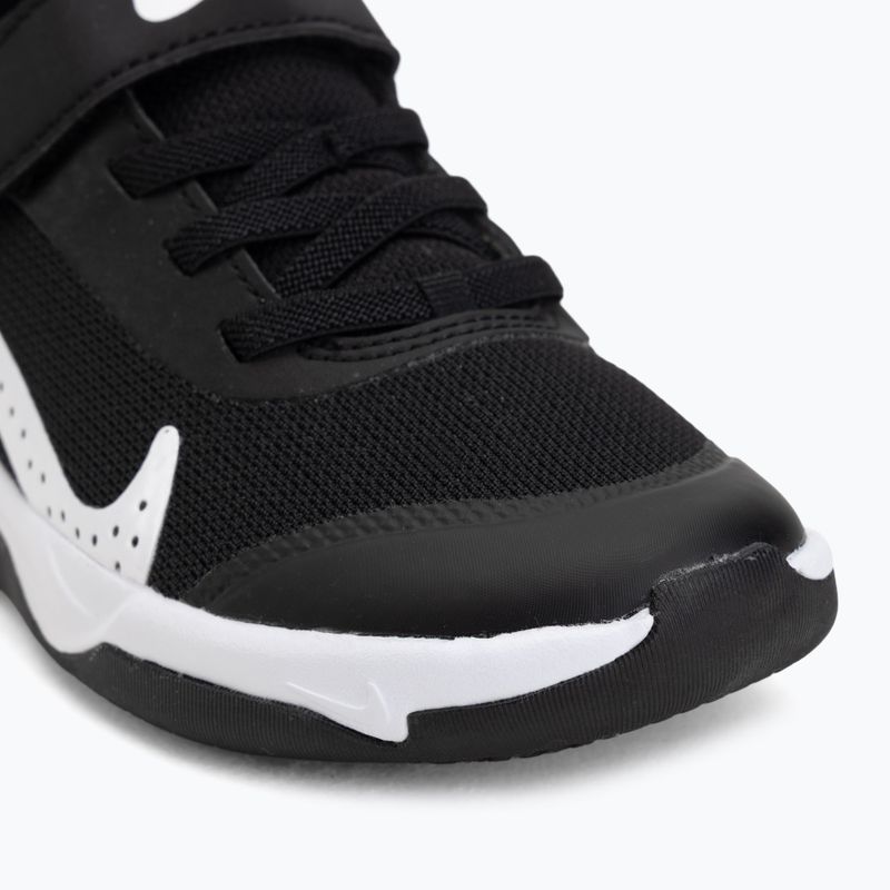 Scarpe per bambini Nike Omni Multi-Court black/white 7