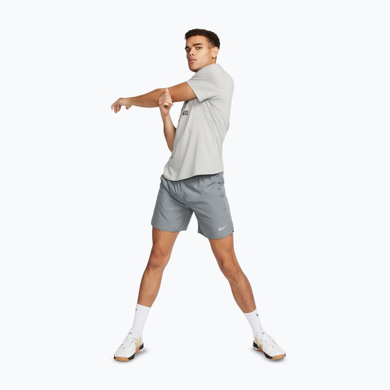 Shorts uomo Nike Challenger Dri-Fit smoke grey/smoke grey 2