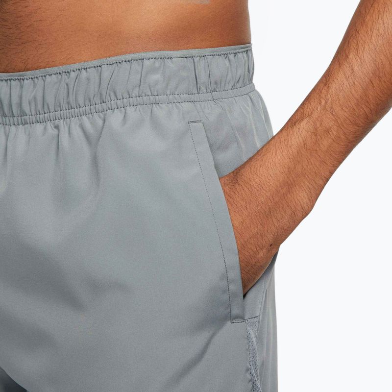 Pantaloncini da uomo Nike Dri-Fit Challenger 7" Slip-Lined grigio fumo/grigio fumo/nero 5