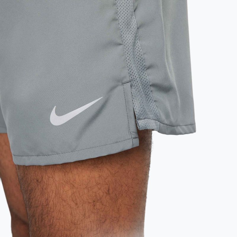 Pantaloncini da uomo Nike Dri-Fit Challenger 7" Slip-Lined grigio fumo/grigio fumo/nero 6