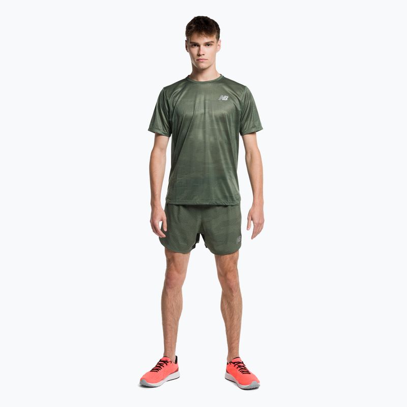 Pantaloncini da corsa New Balance Printed Impact Run 5" verde oliva intenso da uomo 2