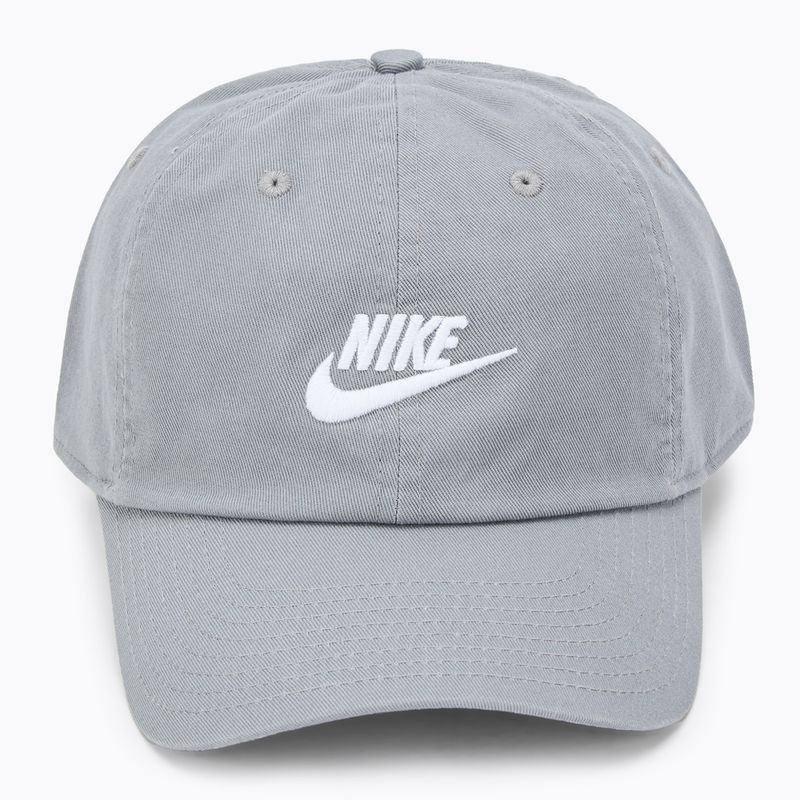 Cappello da baseball Nike Club Unstructured Futura Wash particle grigio/bianco 2