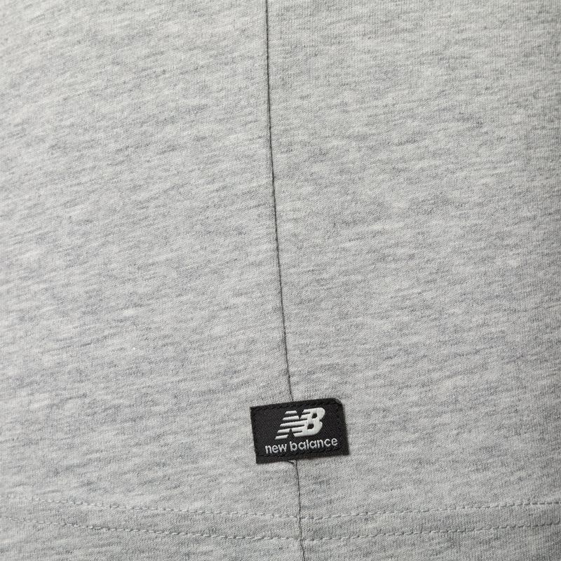 T-shirt New Balance Essentials Logo grigio atletico da uomo 7