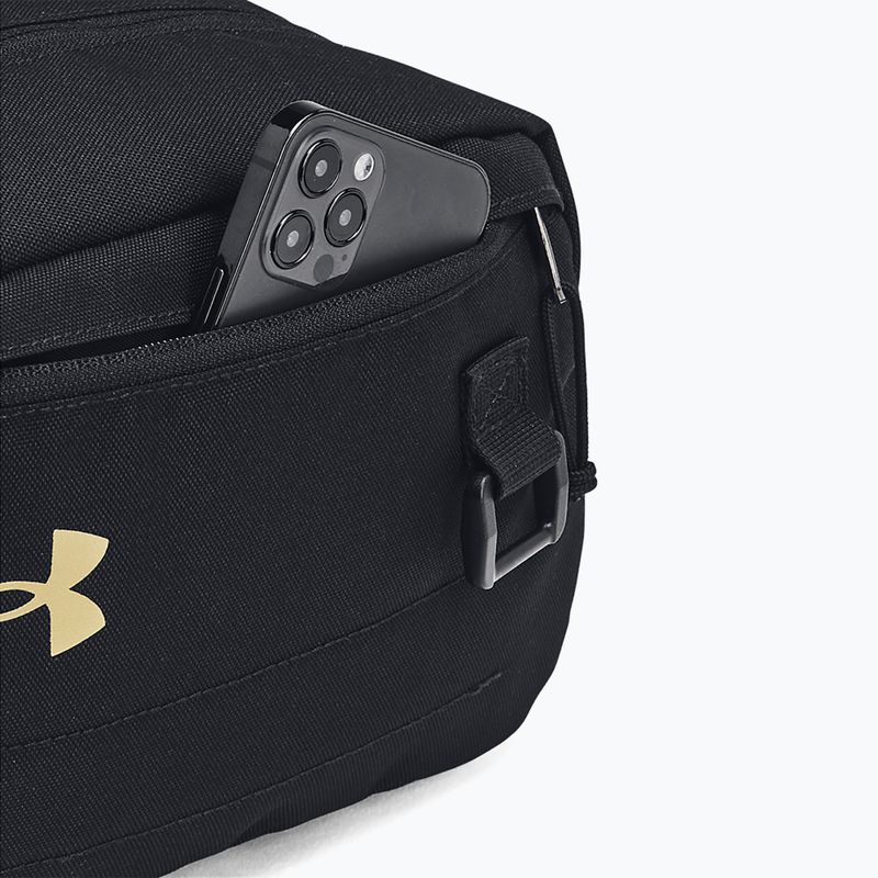 Under Armour Contain Travel Kit borsa per cosmetici nera/oro metallizzato 4