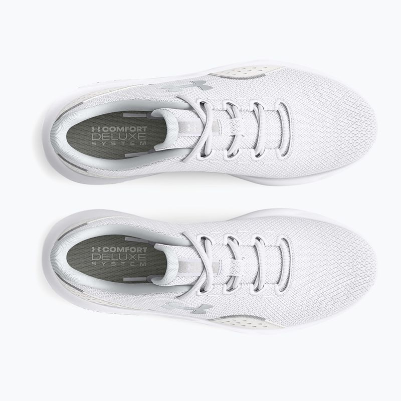 Under Armour Charged Surge 4 scarpe da corsa da donna bianco/grigio resistente/argento metallico 11
