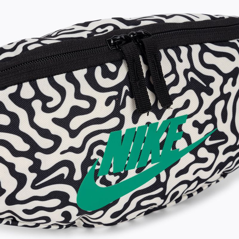 Marsupio Nike Heritage Waistpack 3 l nero/latte di cocco/verde stadio 4