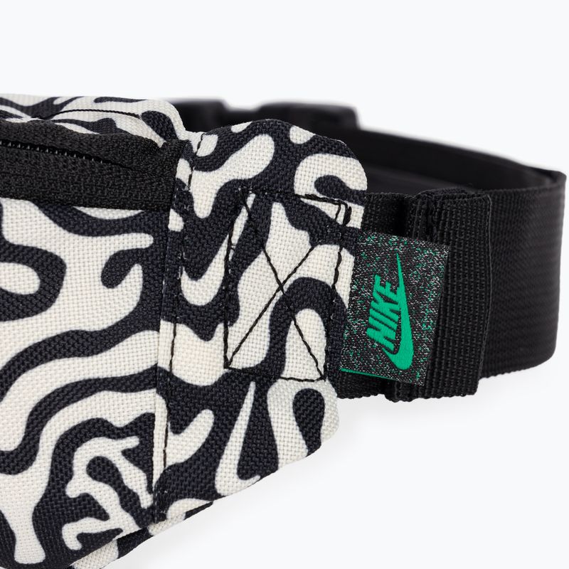 Marsupio Nike Heritage Waistpack 3 l nero/latte di cocco/verde stadio 5