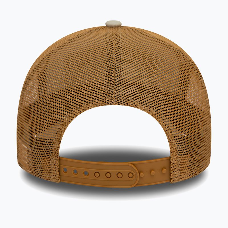 Cappello da baseball New Era Patch Trucker beige chiaro da uomo 4
