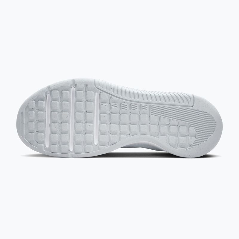 Scarpe da allenamento da donna Nike MC Trainer 3 white/photon dust/metallic platinum 6