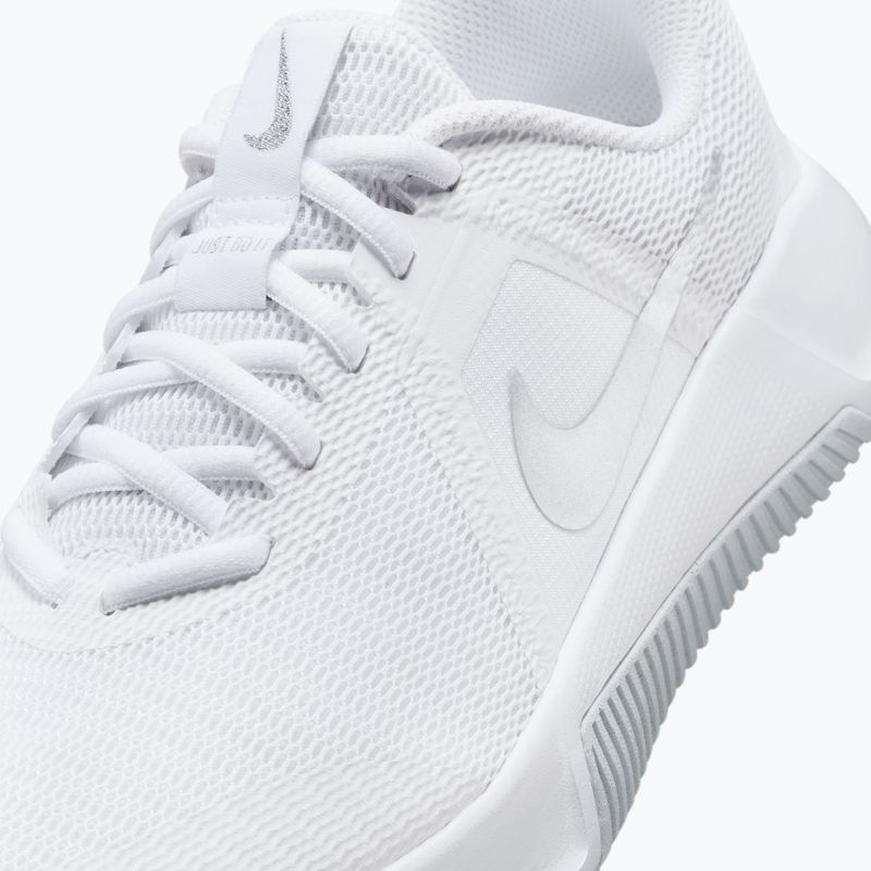 Scarpe da allenamento da donna Nike MC Trainer 3 white/photon dust/metallic platinum 7