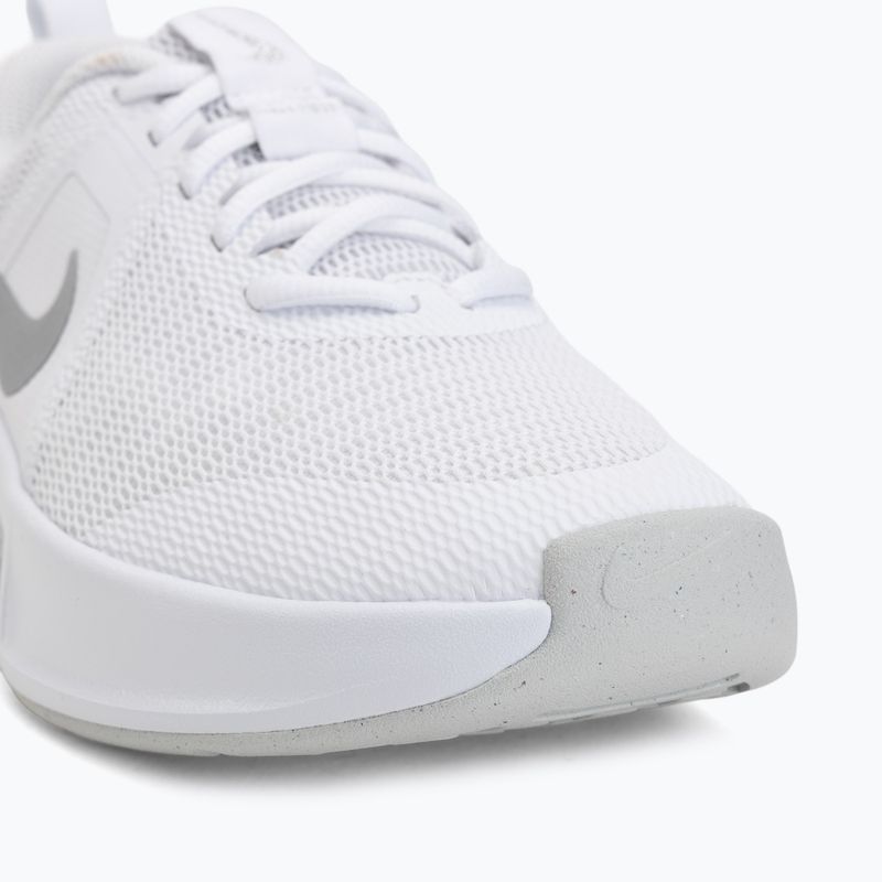 Scarpe da allenamento da donna Nike MC Trainer 3 white/photon dust/metallic platinum 7