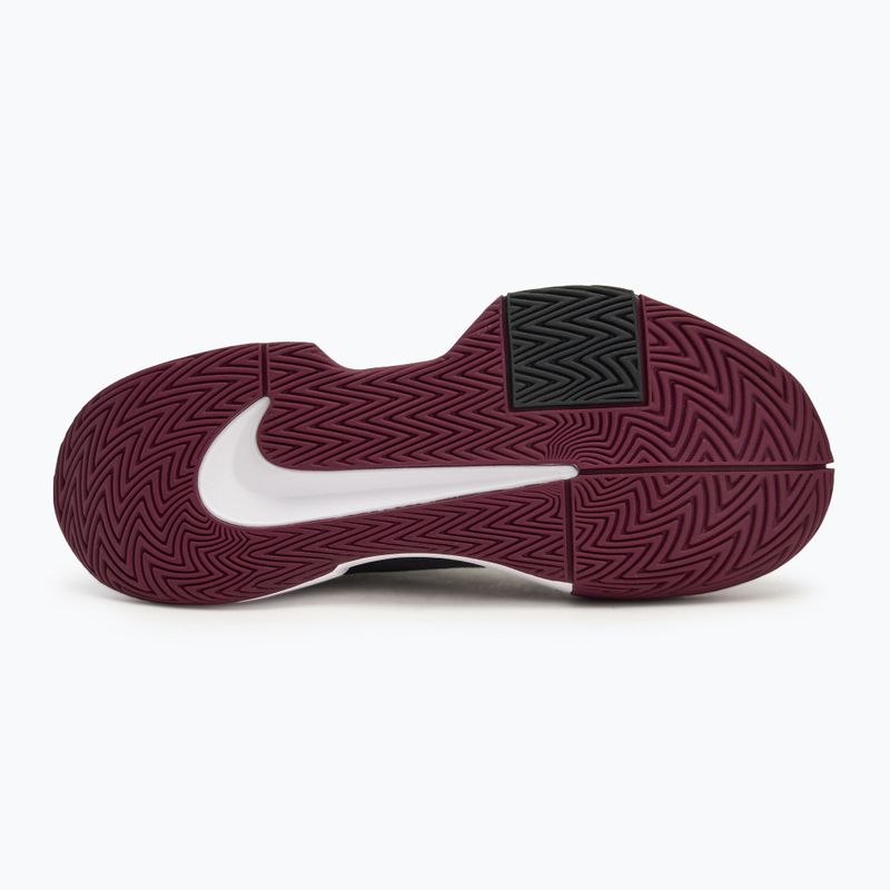 Scarpe da tennis da uomo Nike GP Challenge Pro grigio fumo scuro/nero/ polvere di fotoni/sangria 4