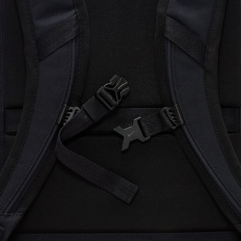 Zaino urbano Nike Utility Speed 27 l black/black/white 11