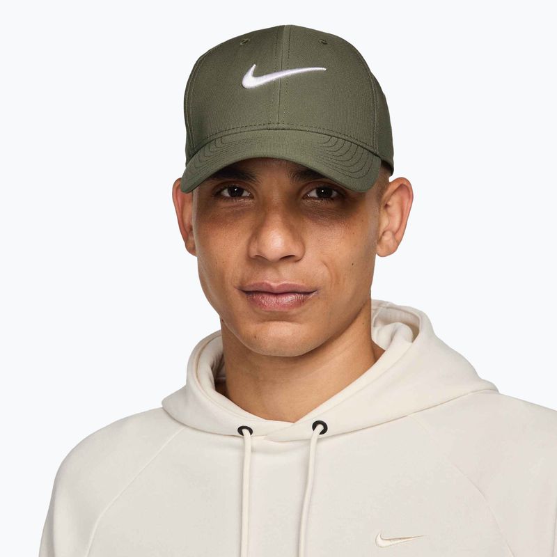 Cappellino con visiera Nike Dri-FIT Club medium olive/white 5