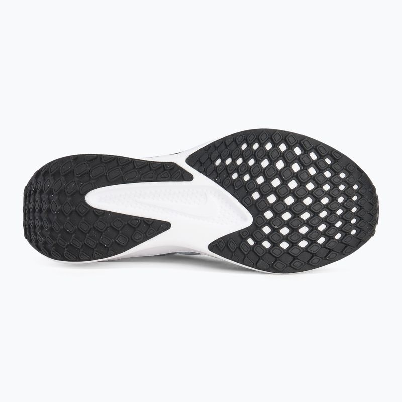 Nike Quest 6 uomini scarpe da corsa bianco / dusty cactus / nero 4