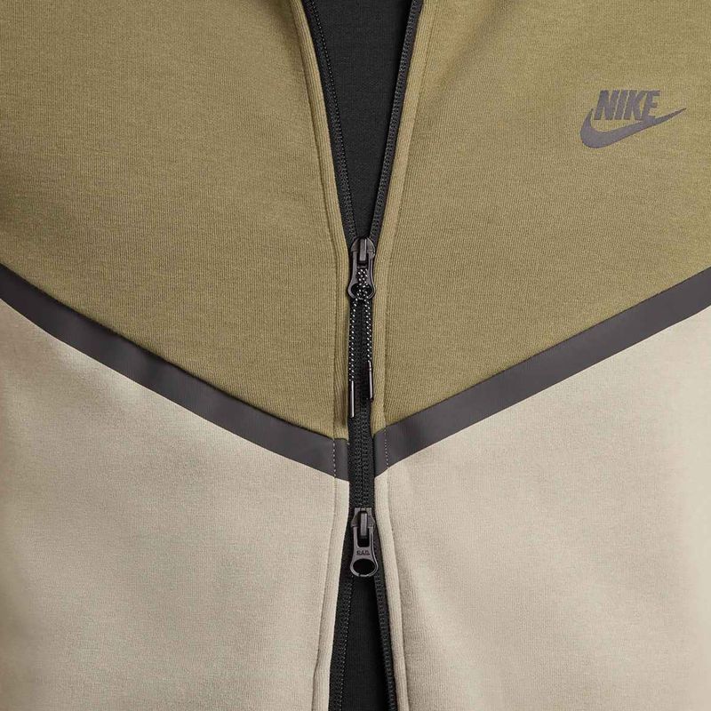 Giacca uomo Nike Tech Windrunner Full Zip medium olive/light army/black 7