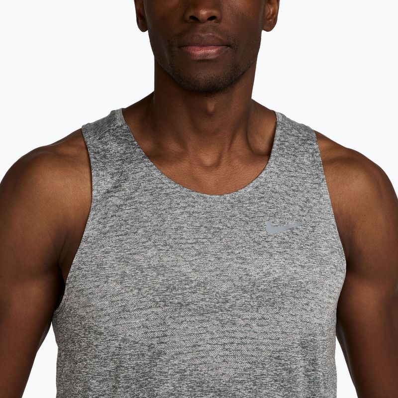 Maglia da running uomo Nike Stride Dri-Fit ADV smoke grey/heather 5