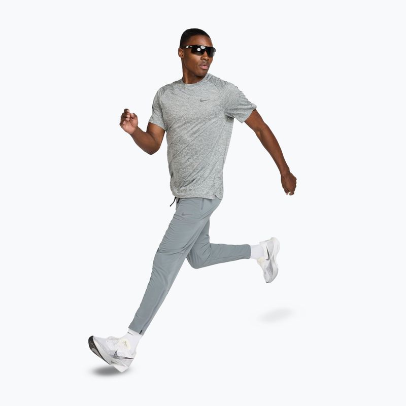 Pantaloni da running uomo Nike Stride Dri-Fit Woven smoke grey 2
