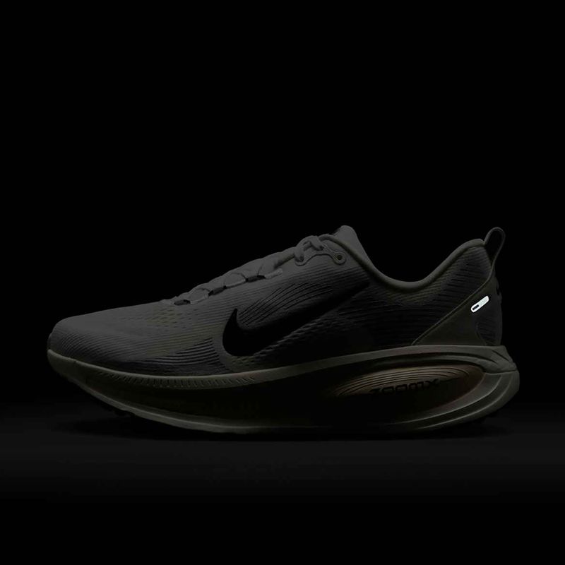 Scarpe da running uomo Nike Vomero 18 summit white/coconut milk/black 8