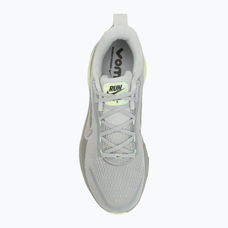 Scarpe da running da uomo Nike Vomero 18 light silver/barely volt/college grey 5
