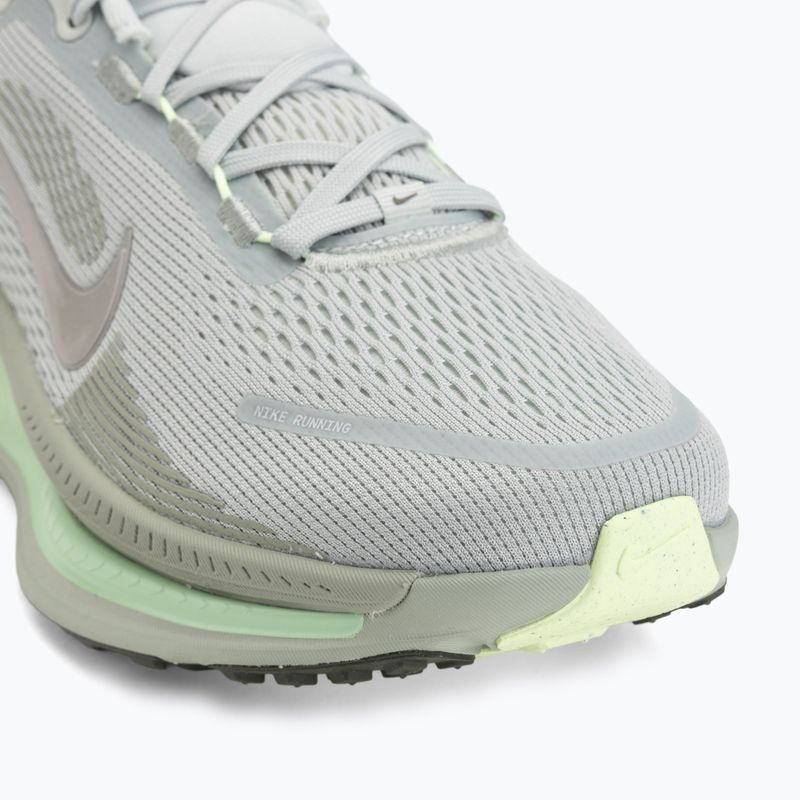 Scarpe da running da uomo Nike Vomero 18 light silver/barely volt/college grey 7