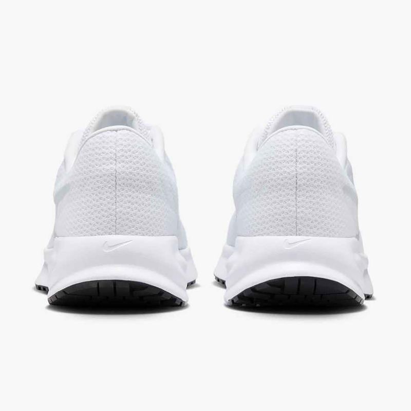Nike Run Defy scarpe da corsa donna bianco / platino puro / nero 4