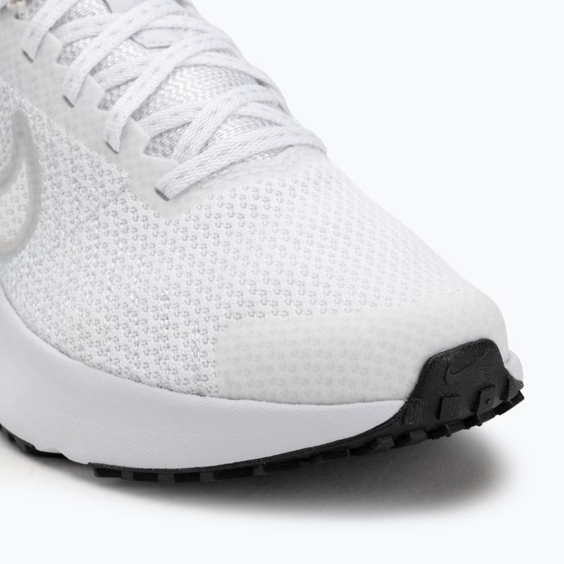 Nike Run Defy scarpe da corsa donna bianco / platino puro / nero 7
