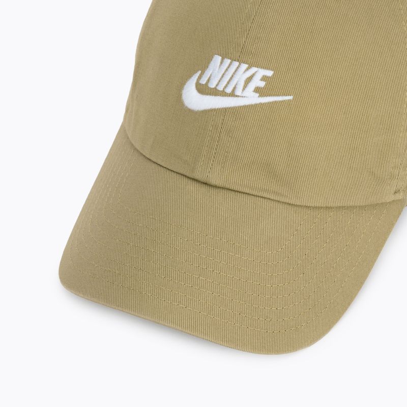 Cappellino con visiera Nike Club Unstructured Futura Wash parachute beige/white 3