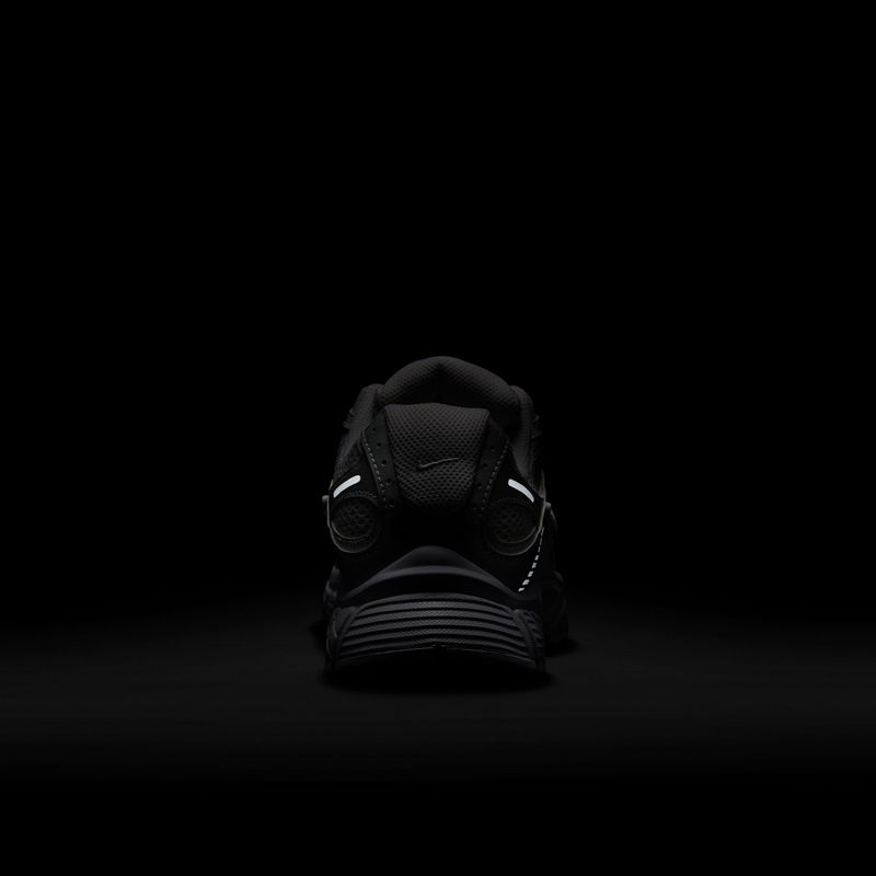 Scarpe da donna Nike V5 RNR white/black/metallic silver/white 10