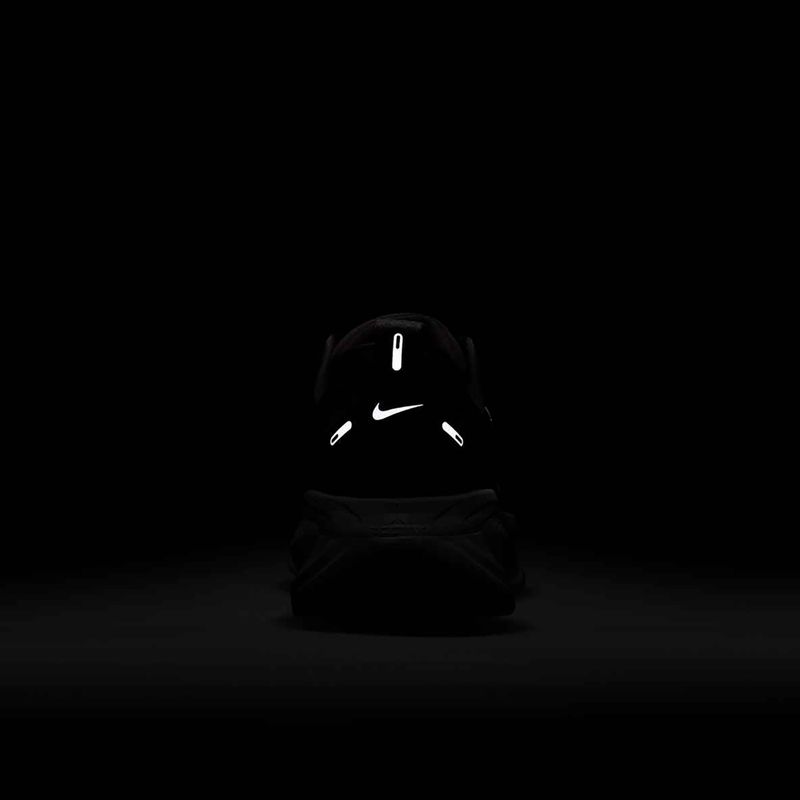 Scarpe da running uomo Nike Vomero 18 black/coconut milk/summit white 8