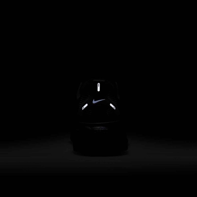 Scarpe da running uomo Nike Vomero 18 black/dark smoke grey/light smoke grey/black 8