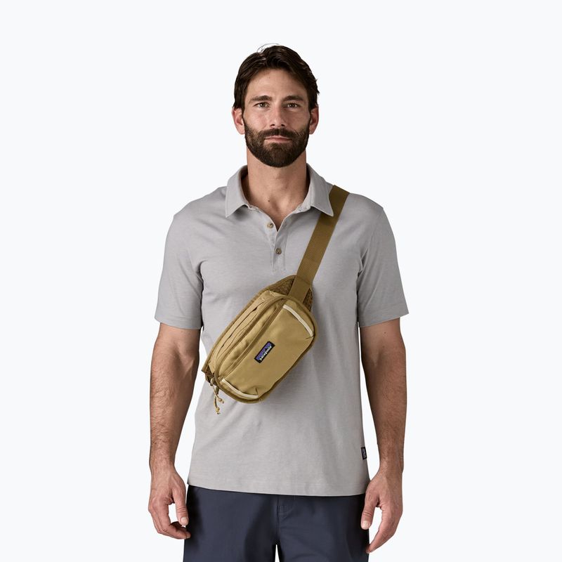 Patagonia Fieldsmith Hip Pack 5 l classico marsupio tan 4