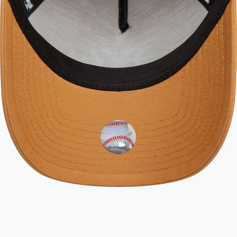 Cappello da baseball New Era League Essential Trucker New York Yankees beige scuro 5